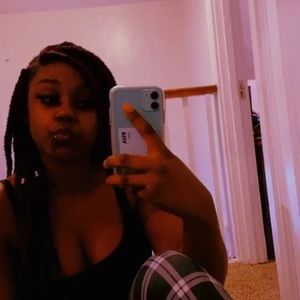 Meet your Posher, Kiona